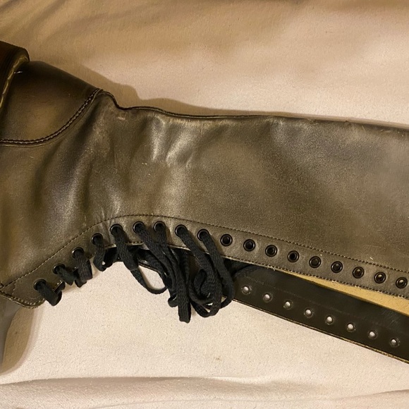 20 hole  The Original Doc Martin Silver boots UK 5 US mens 6 US womens 7 - Picture 4 of 13